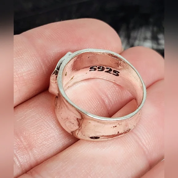 Mother Of Pearl 925 Sterling Silver Shell Ring. - Picture 7 of 8